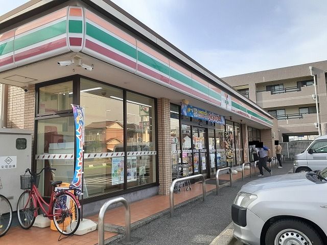コンビニ　セブンイレブン（コンビニ）まで85m