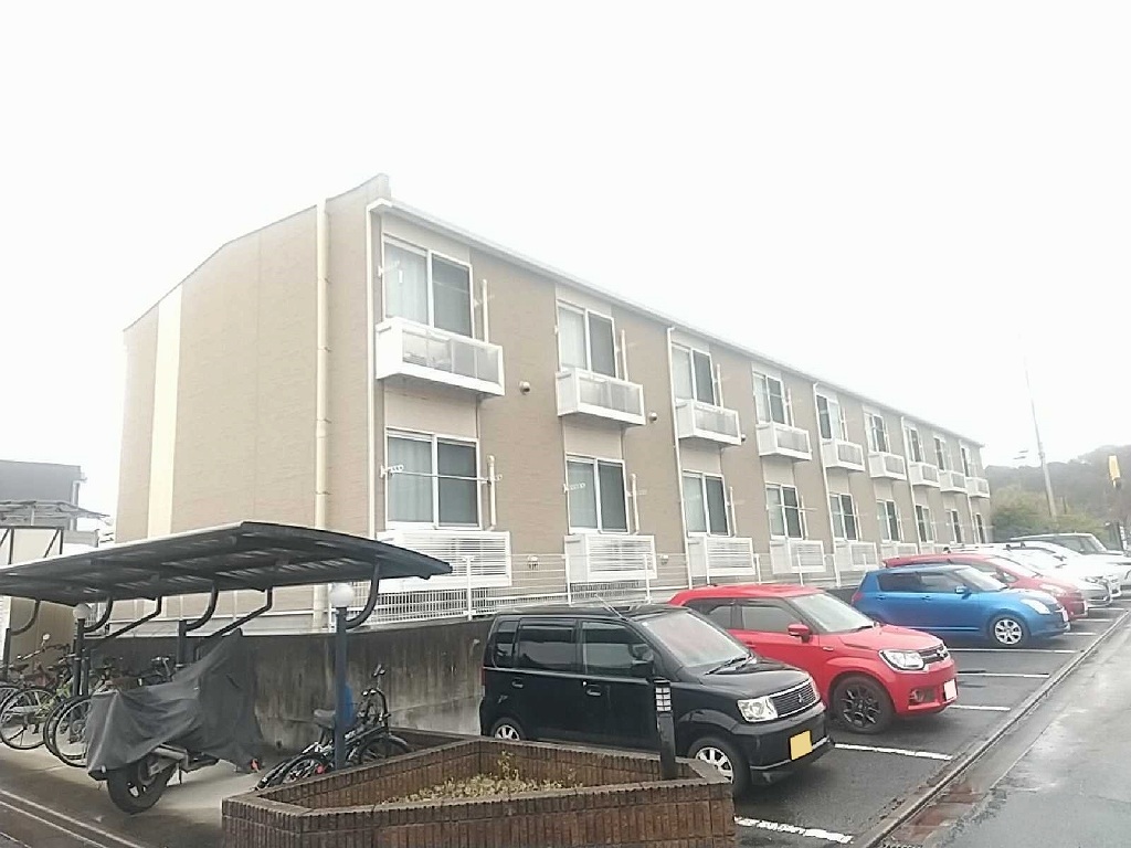 ＪＲ中央線 八王子駅 バス乗車時間：20分 最寄りバス停で下車 徒歩5分 2階建 築17年の外観写真