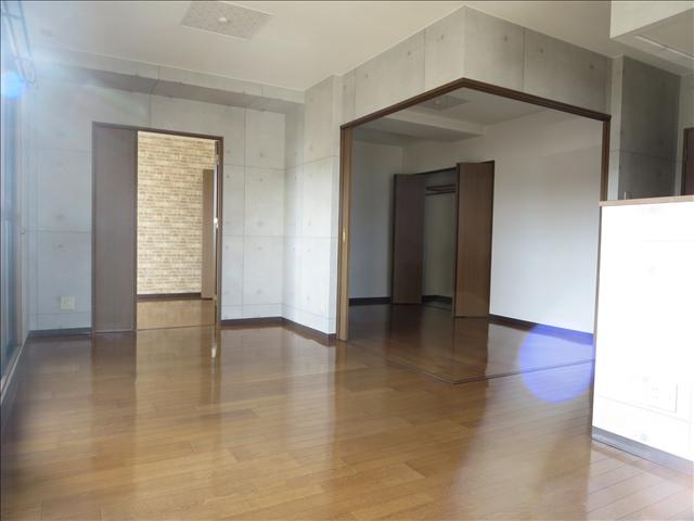 プレンティホーム杉の本の居間写真