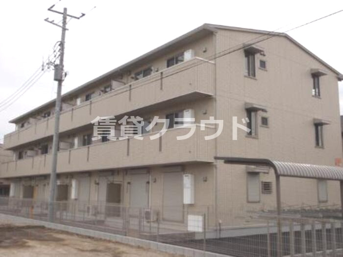 建物外観　白が映える明るい外観！外観にこだわりある方にもおすすめです！