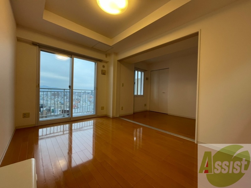 居室・リビング　広くてキレイなお部屋が広がっていて、充実した生活が送れそう。