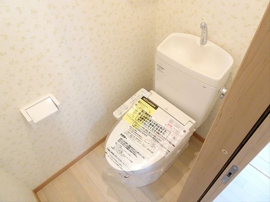 京王井の頭線 西永福駅 徒歩12分 2階建 築55年のトイレ写真