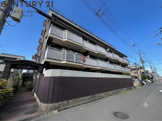 建物外観　敷地内駐車場あります♪