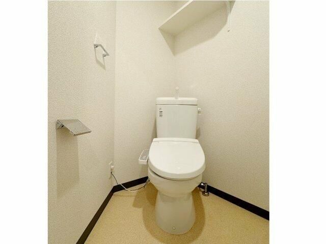 都営三田線 西巣鴨駅 徒歩8分 14階建 築9年のトイレ写真