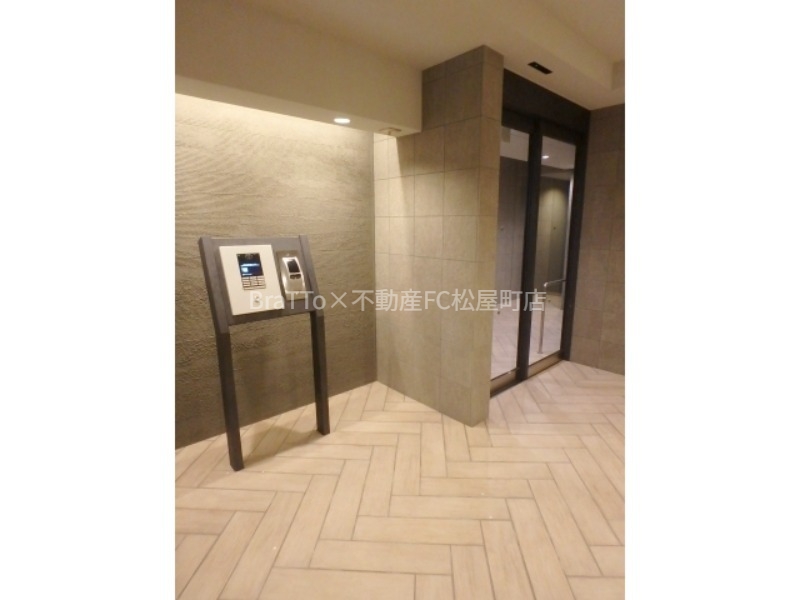 地下鉄長堀鶴見緑地線 玉造駅 徒歩8分 7階建 築10年の外観写真