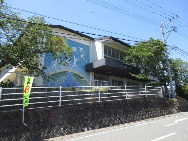 小学校　腹赤小学校（小学校）まで1060m