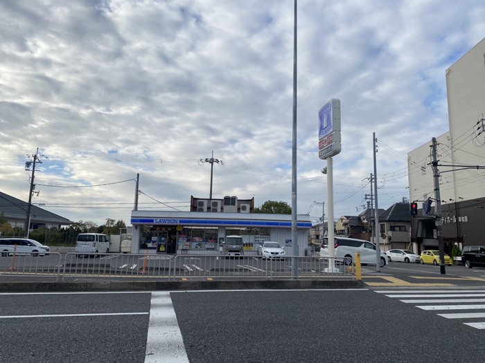 コンビニ　ローソン（コンビニ）まで350m