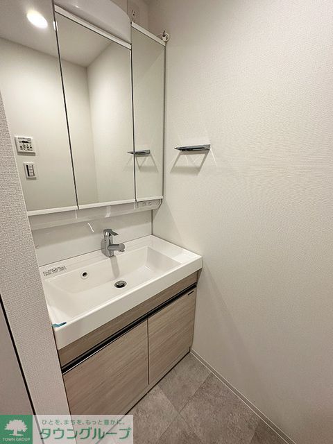 洗面設備　※写真は同タイプ住戸です。
