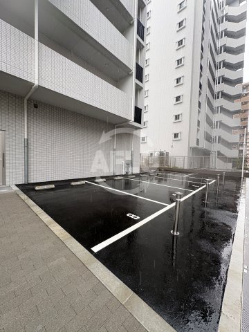 駐車場　スプランディッド難波VI　駐車場