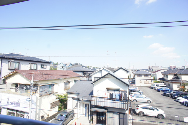 バルコニー　バルコニー付！お天気のいい日は洗濯物も気持ちよく干せますね！