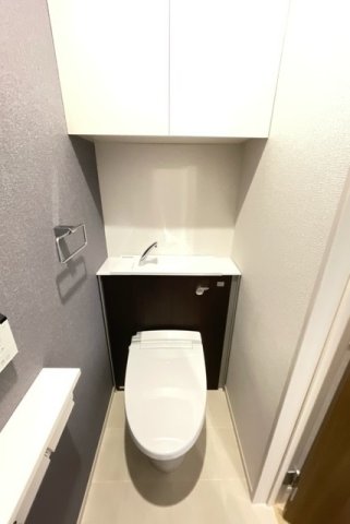 ＪＲ横浜線 橋本駅 バス乗車時間：14分 最寄りバス停で下車 徒歩2分 2階建 築6年のトイレ写真
