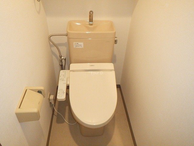 トイレ　内見予約受付中、お気軽にお問い合わせください。【0037-6