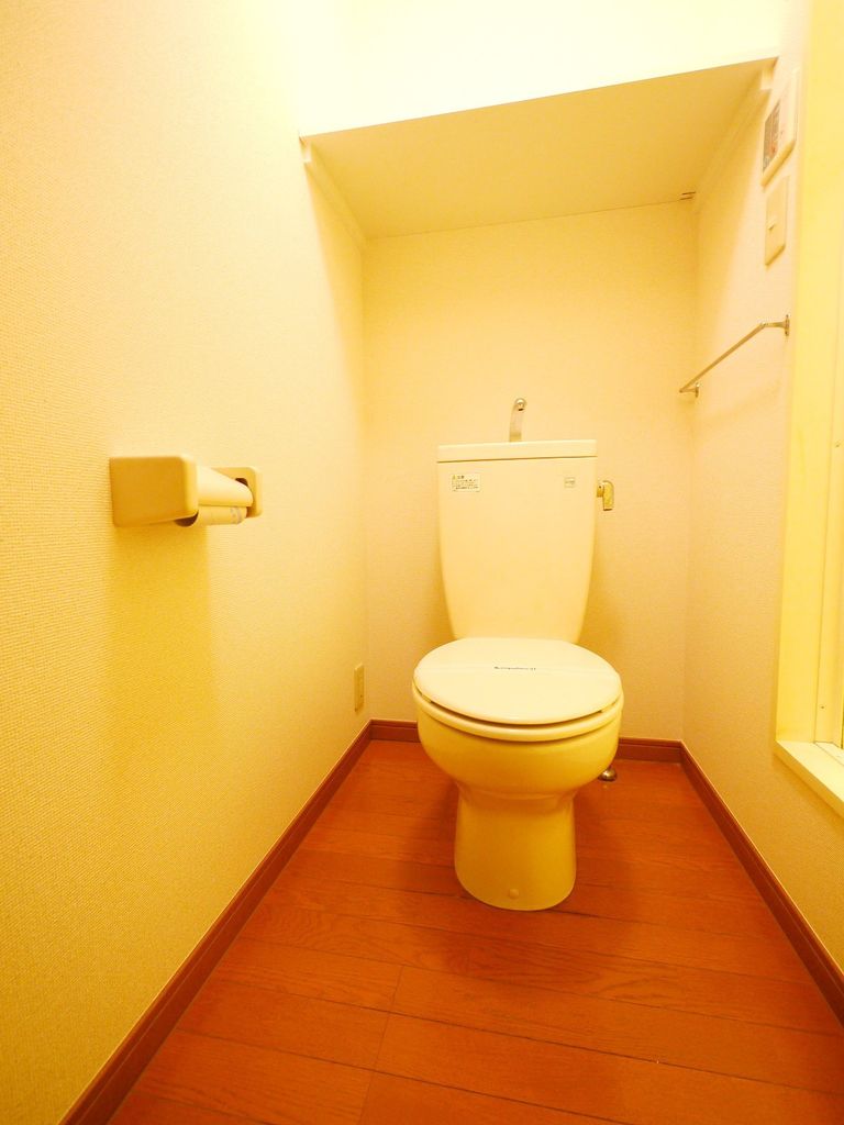 レオパレスフローレンスHNのトイレ写真