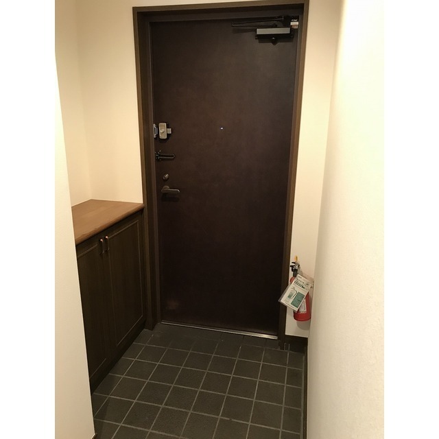 玄関　同タイプ・別部屋画像