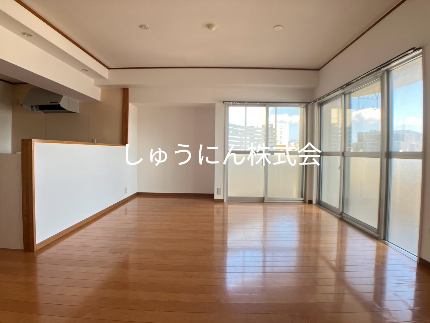 ハイフォルム寺塚1の居間写真
