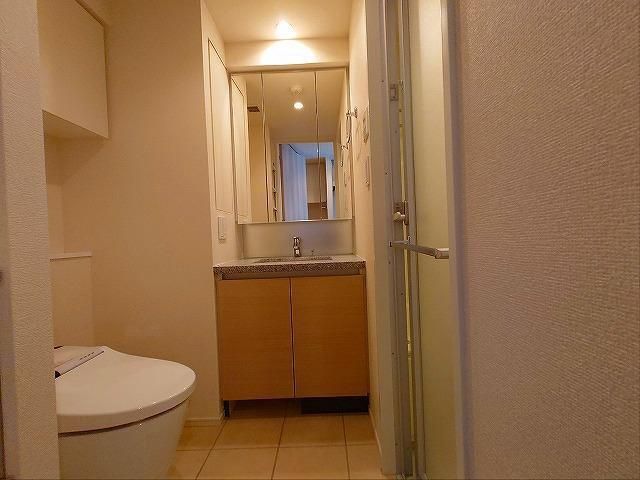 洗面設備　写真は同タイプ住居です。