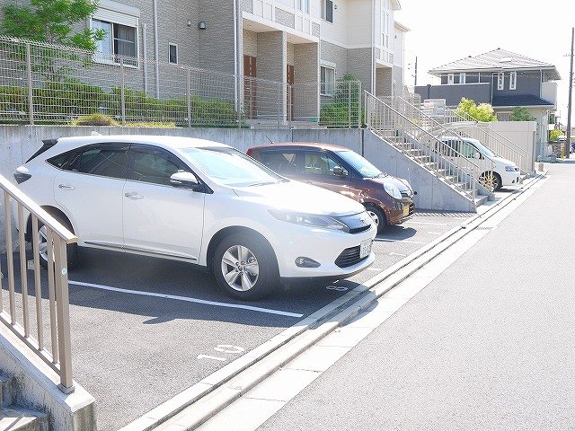 駐車場　駐車スペースもあります
