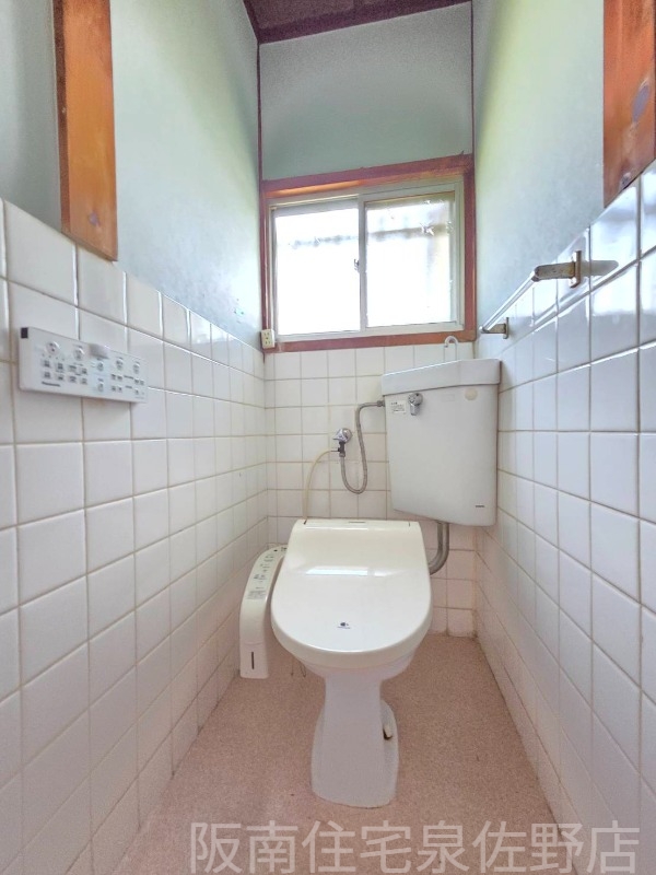 南海本線 箱作駅 徒歩6分 2階建 築53年のトイレ写真