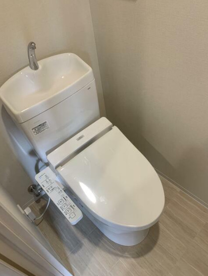 トイレ　別タイプ部屋　参考写真です