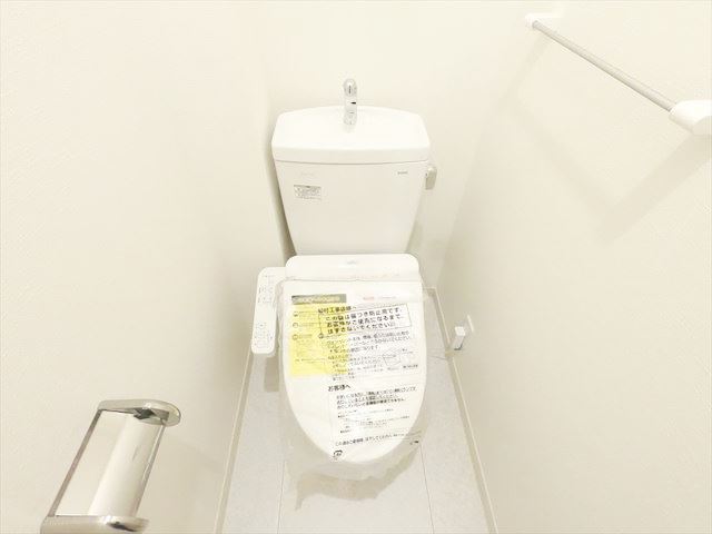 ＪＲ東海道本線 摩耶駅 徒歩9分 3階建 築6年のトイレ写真