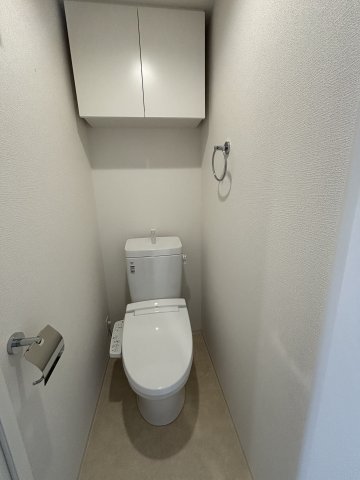 地下鉄御堂筋線 東三国駅 徒歩8分 14階建 築1年のトイレ写真