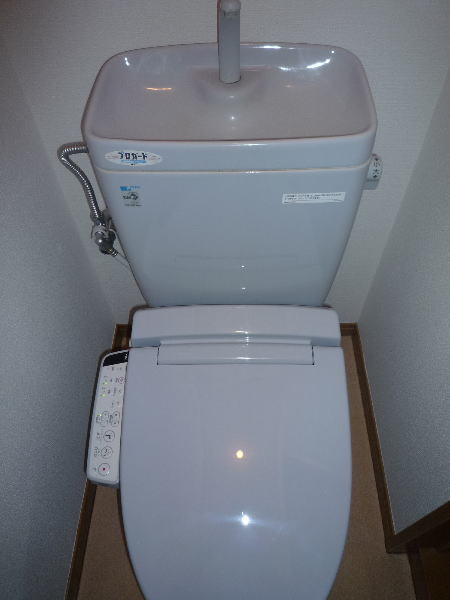 ＪＲ東北本線 郡山駅 2階建 築26年のトイレ写真