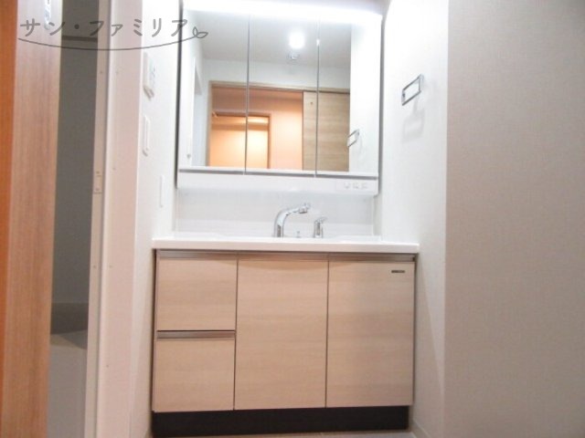 洗面設備　同一物件別部屋写真