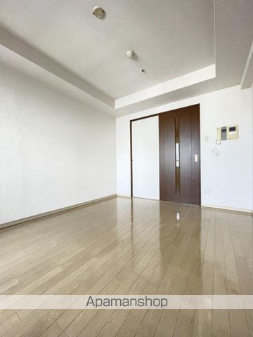 地下鉄谷町線 南森町駅 徒歩5分 15階建 築24年の居間写真