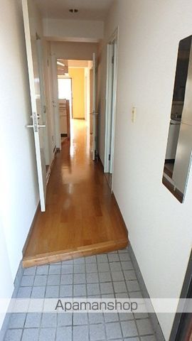 ＪＲ川越線 西大宮駅 徒歩18分 3階建 築39年の玄関写真