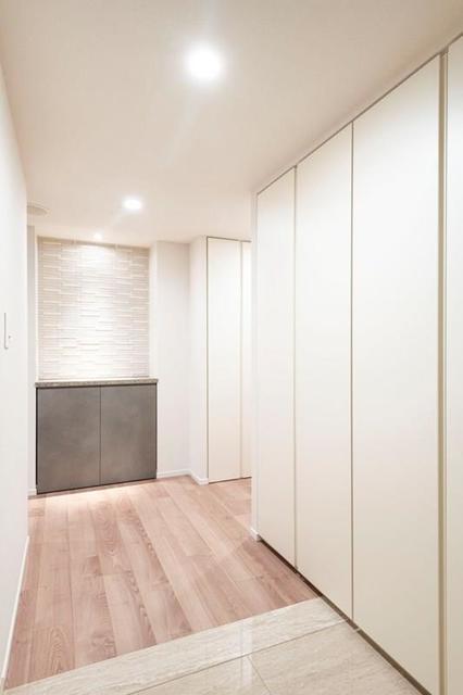 玄関　※写真は同タイプ住戸です。