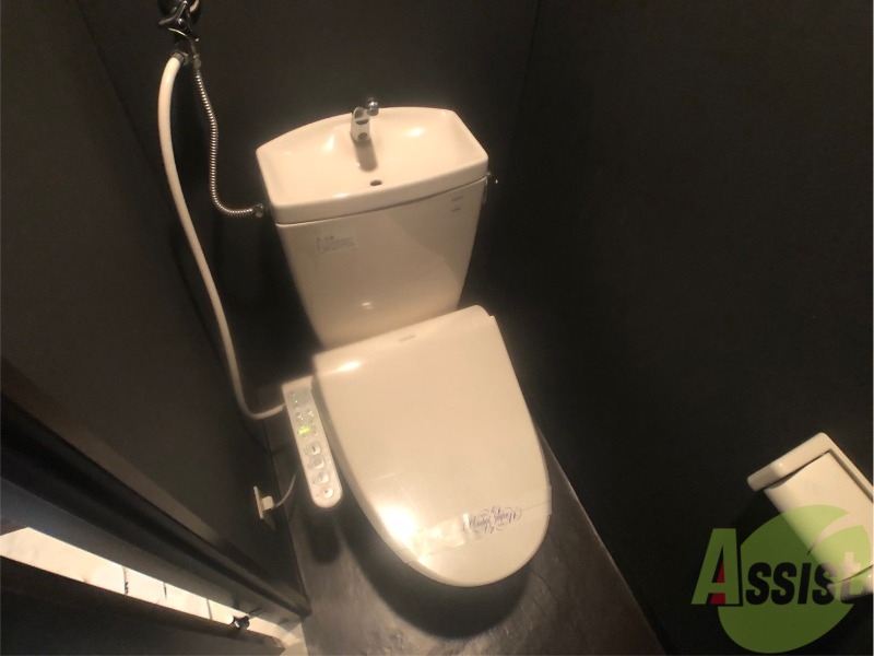 トイレ　こちらはトイレです。清潔感があり、安心して使用できます。