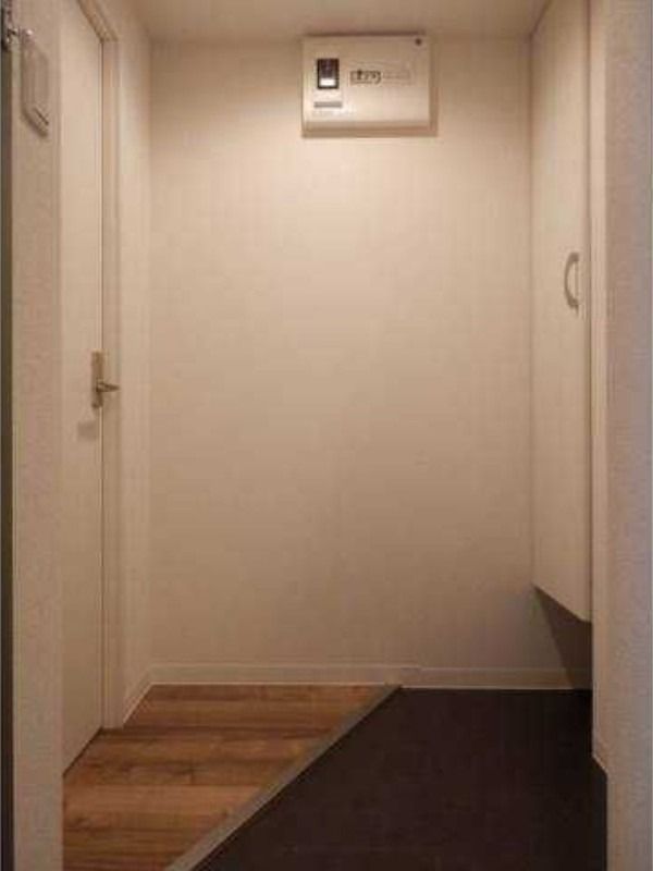 玄関　退去予定につき同間取り別階のお写真です♪