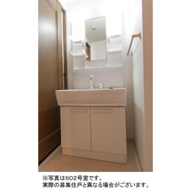 洗面設備　※写真は同タイプ住戸です。