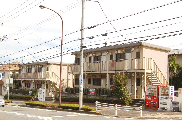 建物外観　メイン通りに面しています