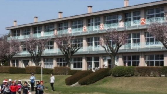 【メゾン大杉平の小学校】