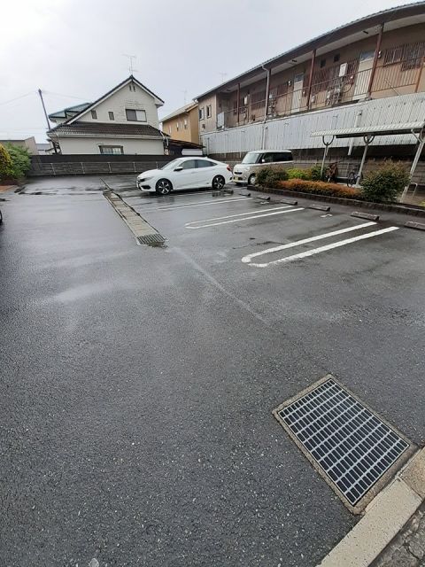 【大牟田市天領町のアパートの駐車場】