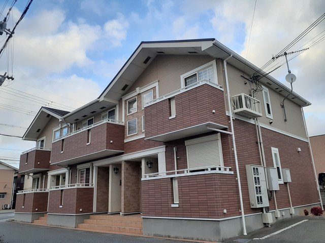 加古郡播磨町東本荘のアパートの建物外観