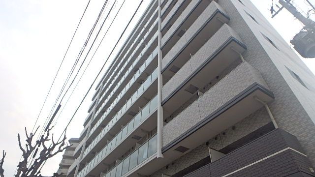 大阪市福島区鷺洲のマンションの建物外観