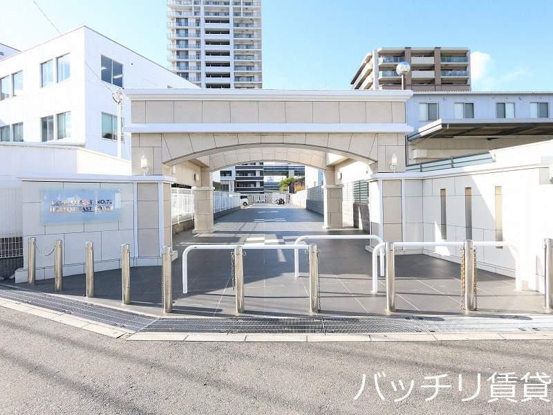 【福岡市東区東浜のマンションのロビー】