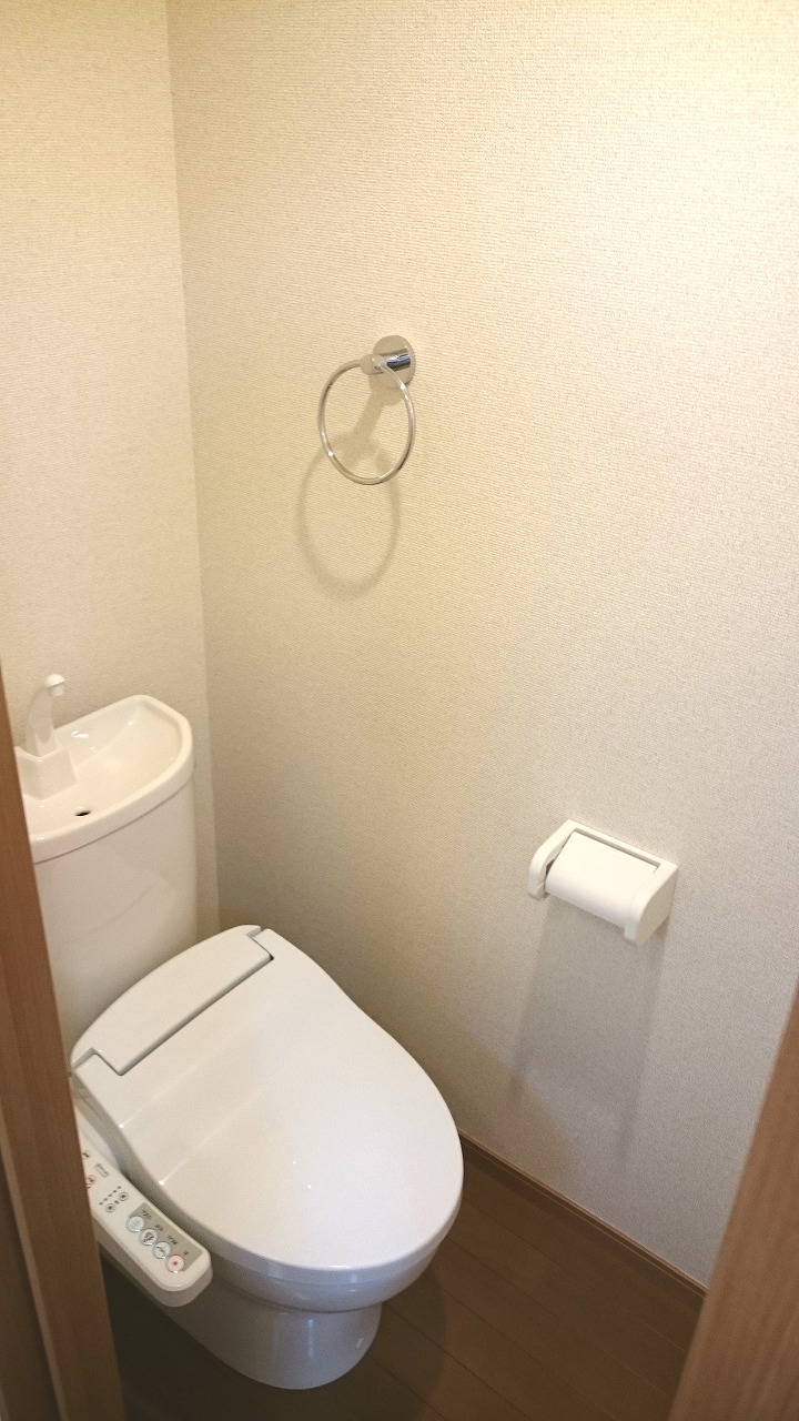 トイレ　温水洗浄暖房便座