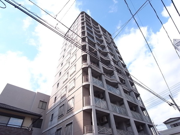 北九州市戸畑区幸町のマンションの建物外観