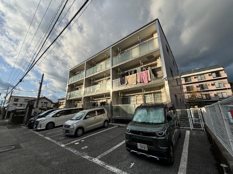 高知市弥生町のマンションの建物外観