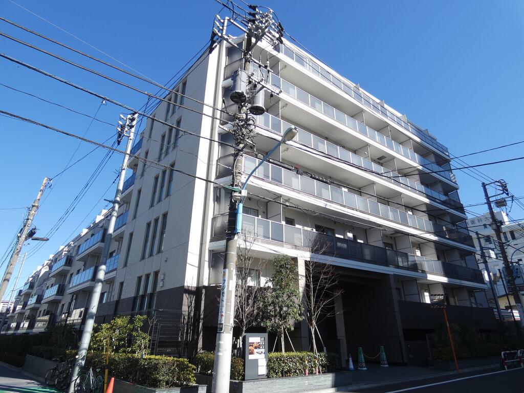 【ザ・パークハビオ新宿の建物外観】