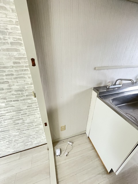 その他部屋・スペース　キッチンの隣には冷蔵庫置き場☆