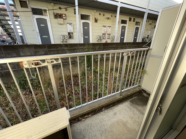 バルコニー　お天気な日はバルコニーに洗濯物を干す事ができます☆