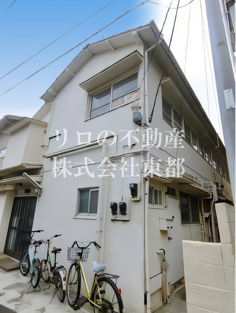 建物外観　通勤・通学・買物、便利な立地の物件です♪