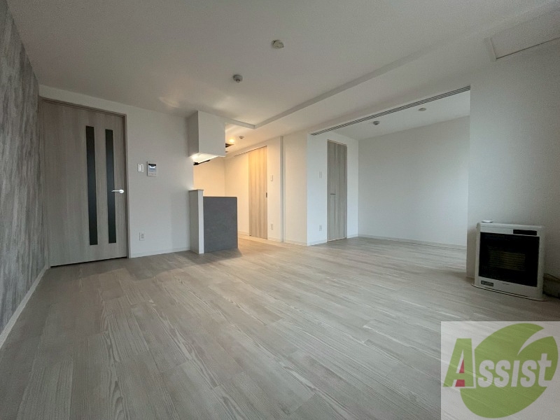 居室・リビング　広くてキレイなお部屋が広がっていて、充実した生活が送れそう。