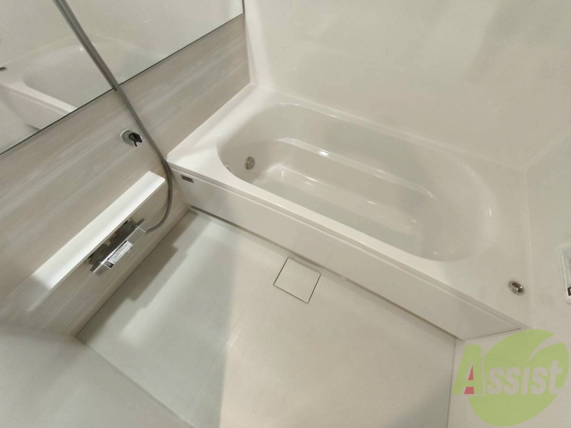 バス・シャワールーム　お風呂になります。一日の疲れを癒してくださいね。