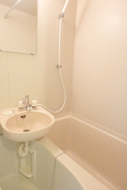 洗面設備　★浴室内に洗面ボウルあります★