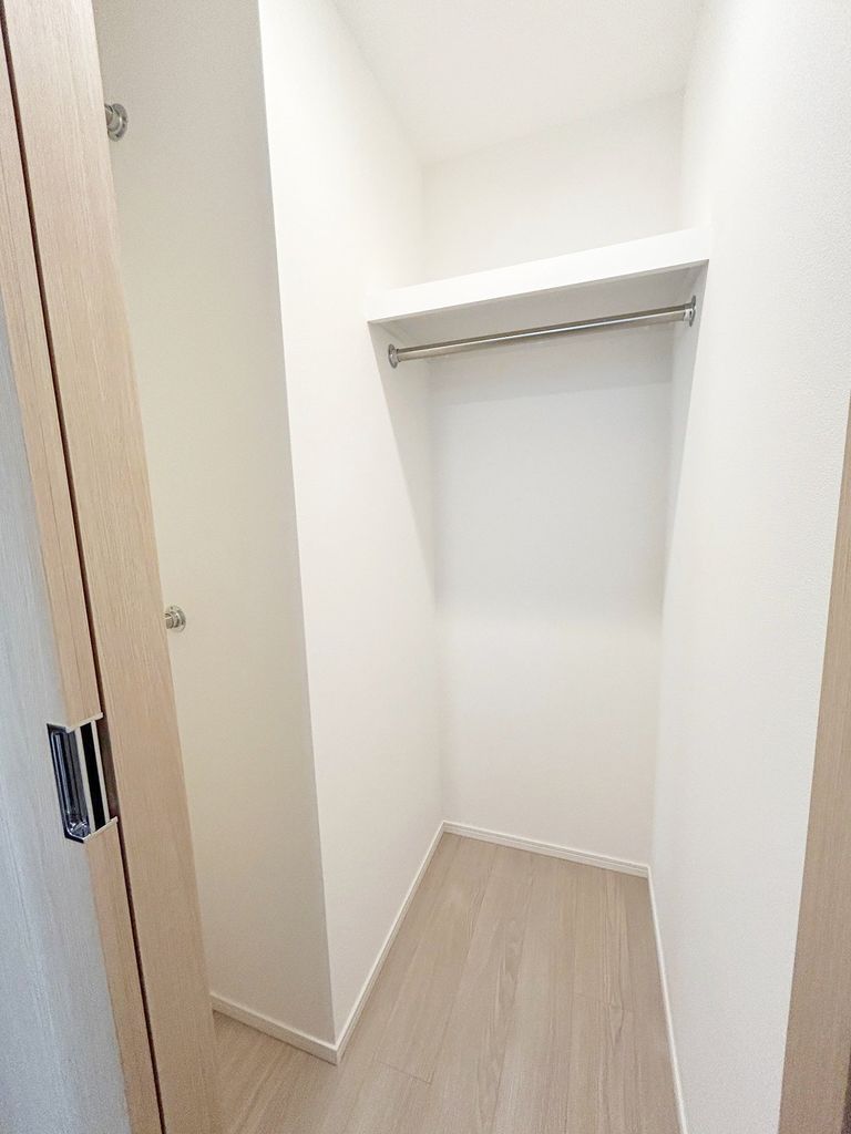 収納　ウォークインクローゼット0.8帖